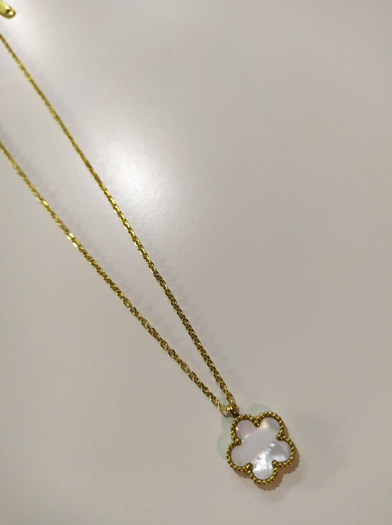 Collar con colgante trebol cinco hojas blanco - additional image 12